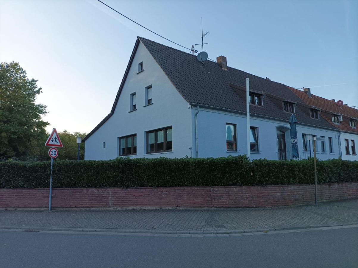Gaststaette Molitor Apartment Saarlouis Exterior foto